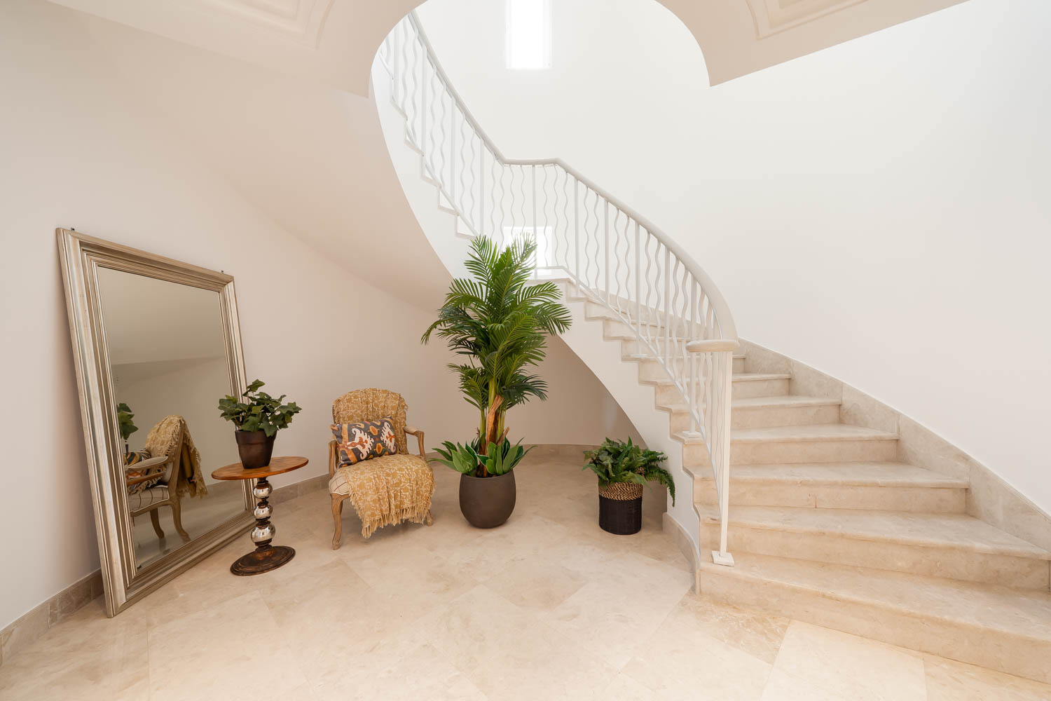 6 Bedrooms Villa in Meadows 5