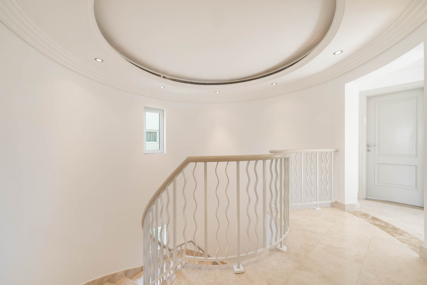 6 Bedrooms Villa in Meadows 5