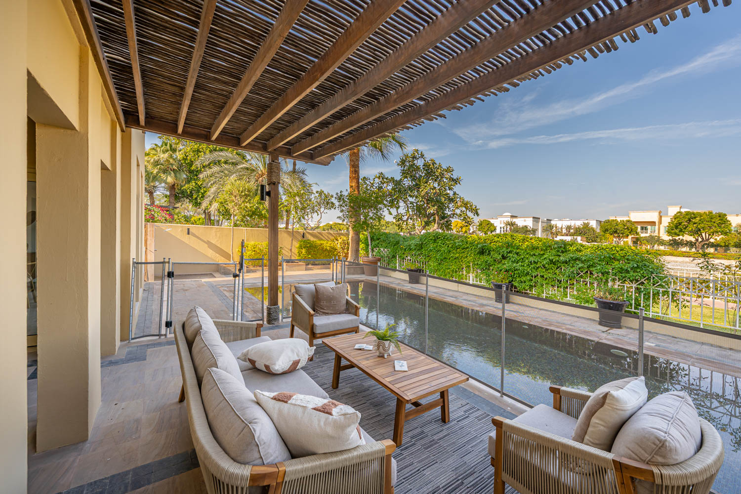 6 Bedrooms Villa in Meadows 5