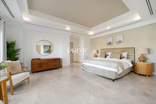 6 Bedrooms Villa in 8 Street, Meadows