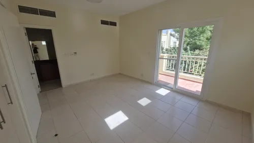 3 Bedrooms Townhouse in Springs 5