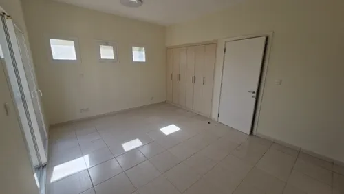 3 Bedrooms Townhouse in Springs 5