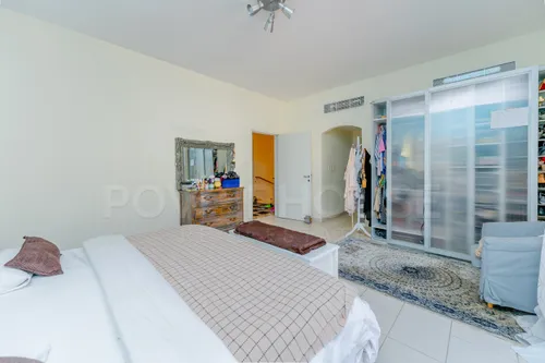 4 Bedrooms Villa in Meadows 1