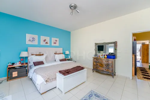 4 Bedrooms Villa in Meadows 1