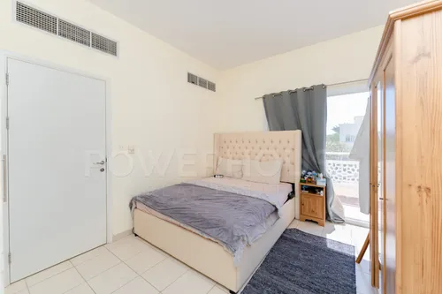 4 Bedrooms Villa in Meadows 1