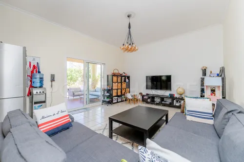 4 Bedrooms Villa in Meadows 1