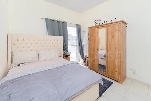 4 Bedrooms Villa in Meadows 1