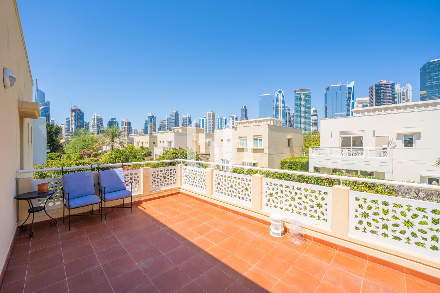 4 Bed in Meadows 1 | Great Location