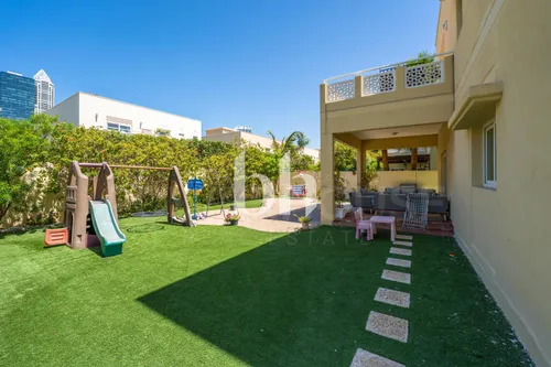 4 Bed in Meadows 1 | Great Location