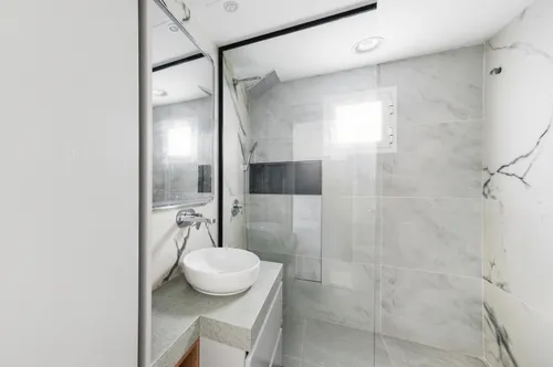 5 Bedrooms Villa in Meadows 2
