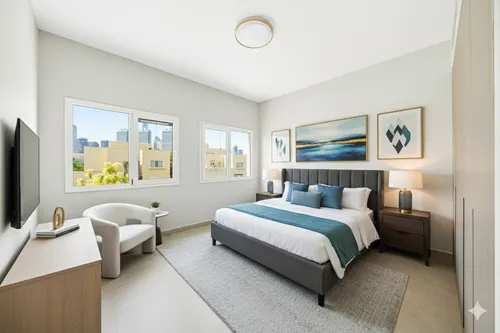 5 Bedrooms Villa in Meadows 2