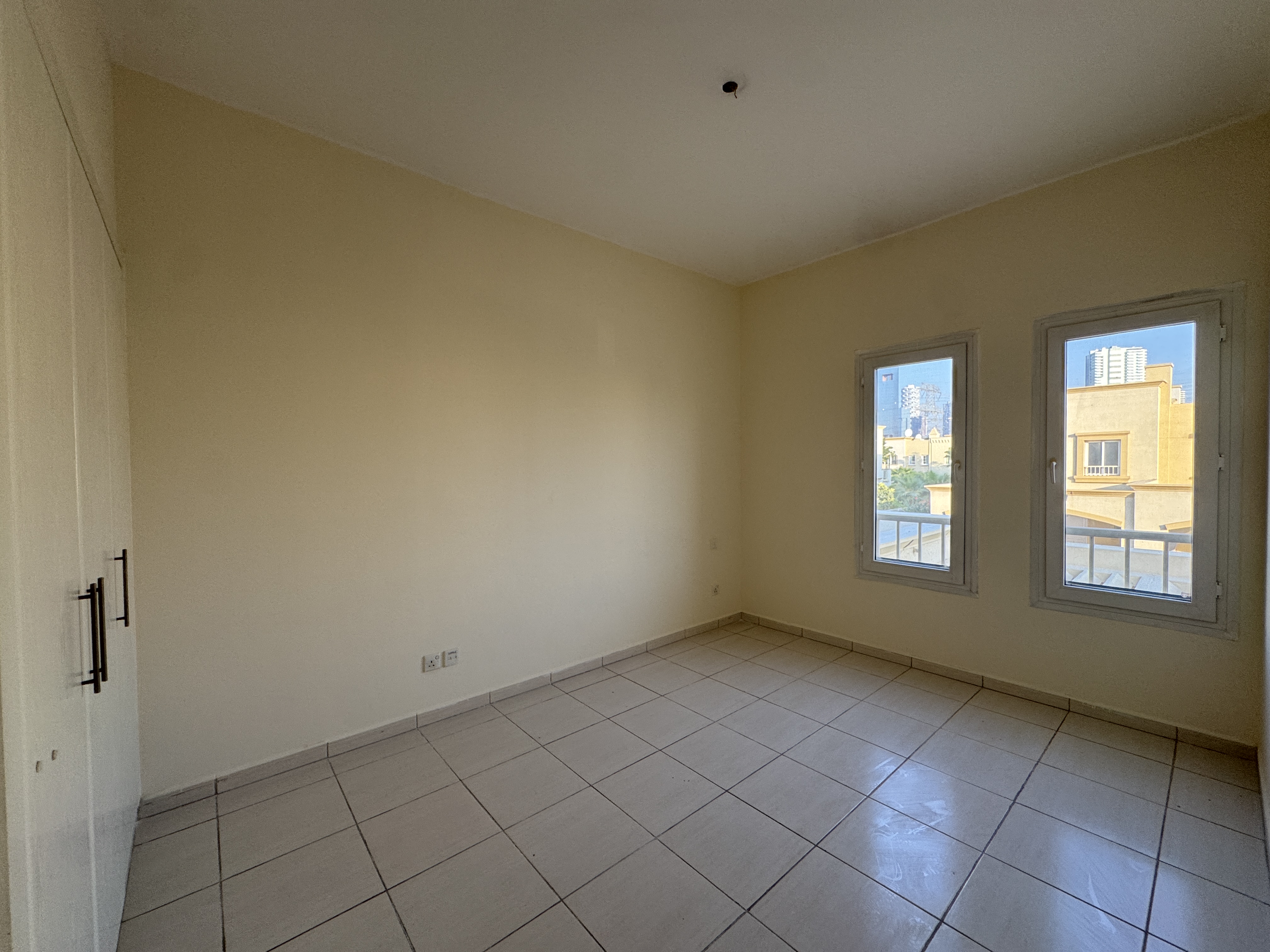 3 Bedrooms Townhouse in Springs 8