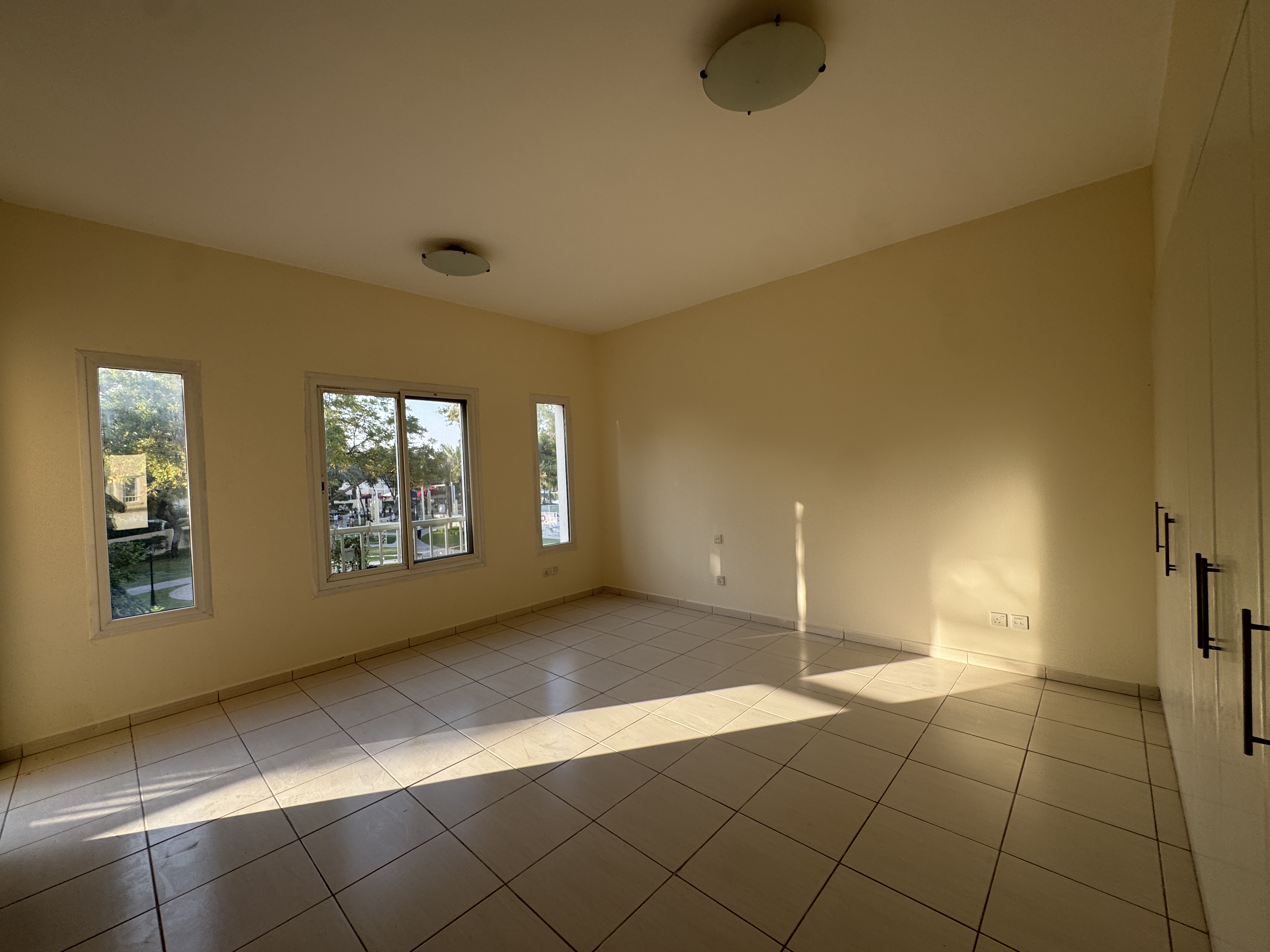 3 Bedrooms Townhouse in Springs 8