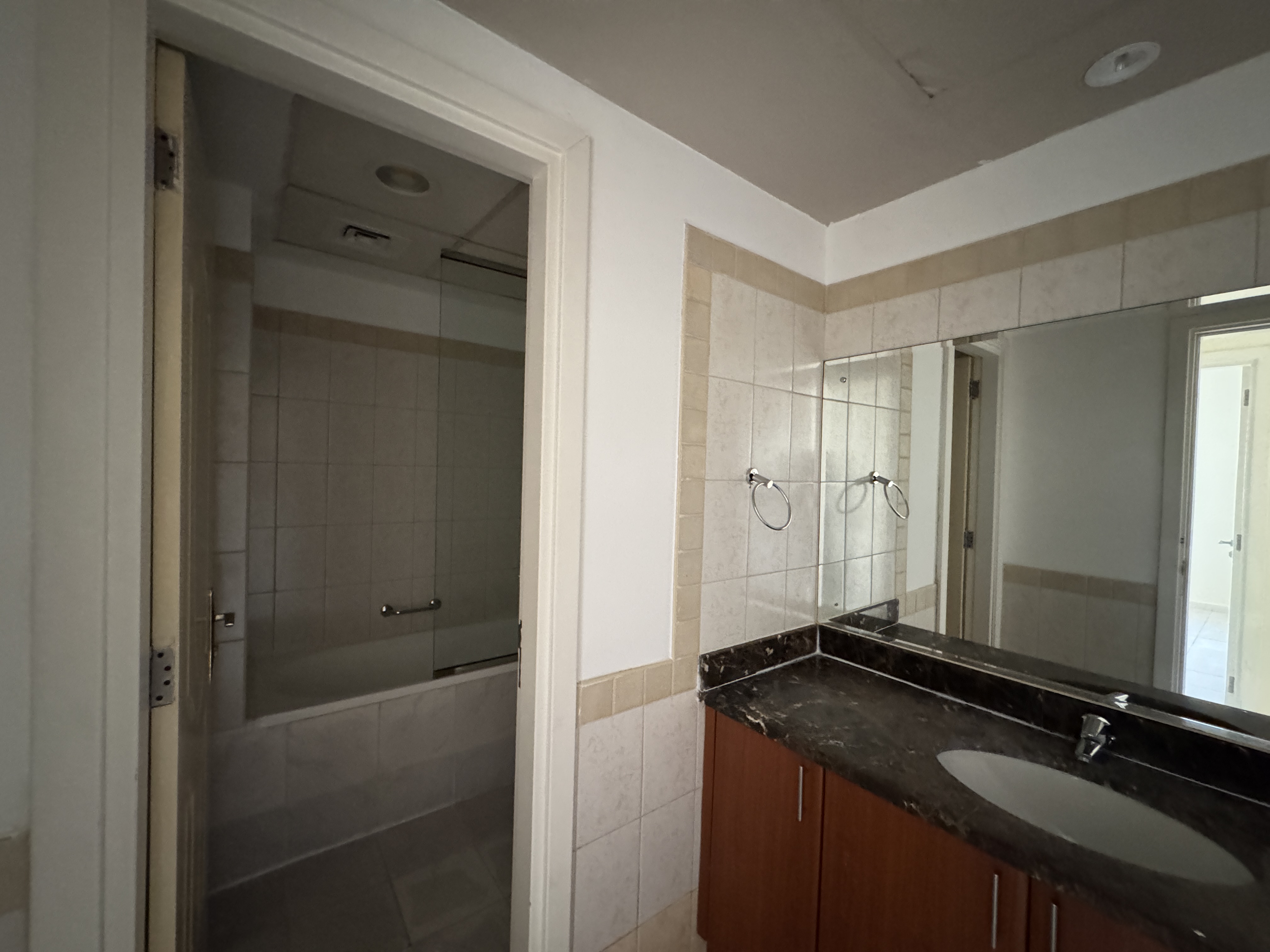 3 Bedrooms Townhouse in Springs 8