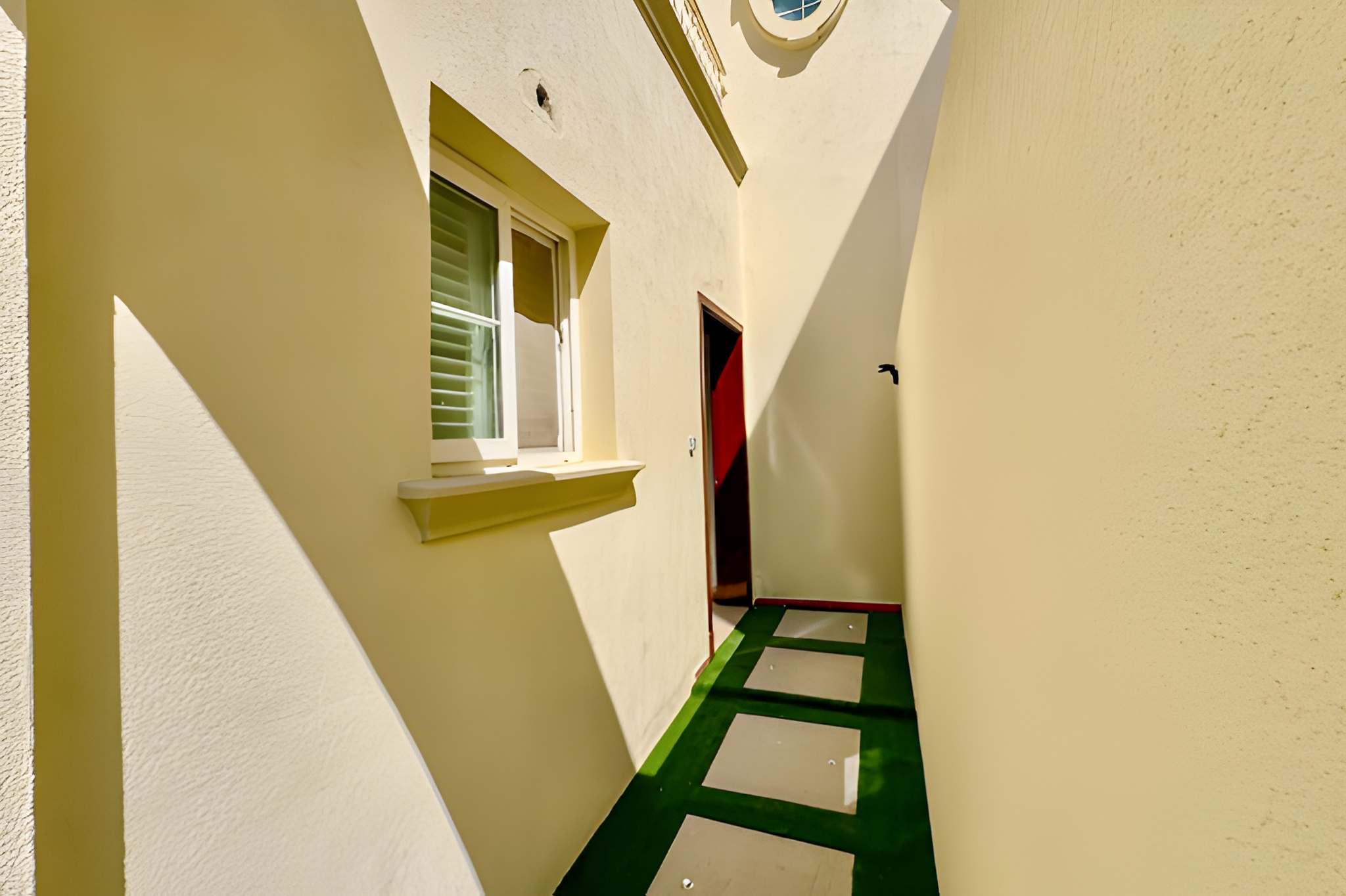 3 Bedrooms Townhouse in Springs 3