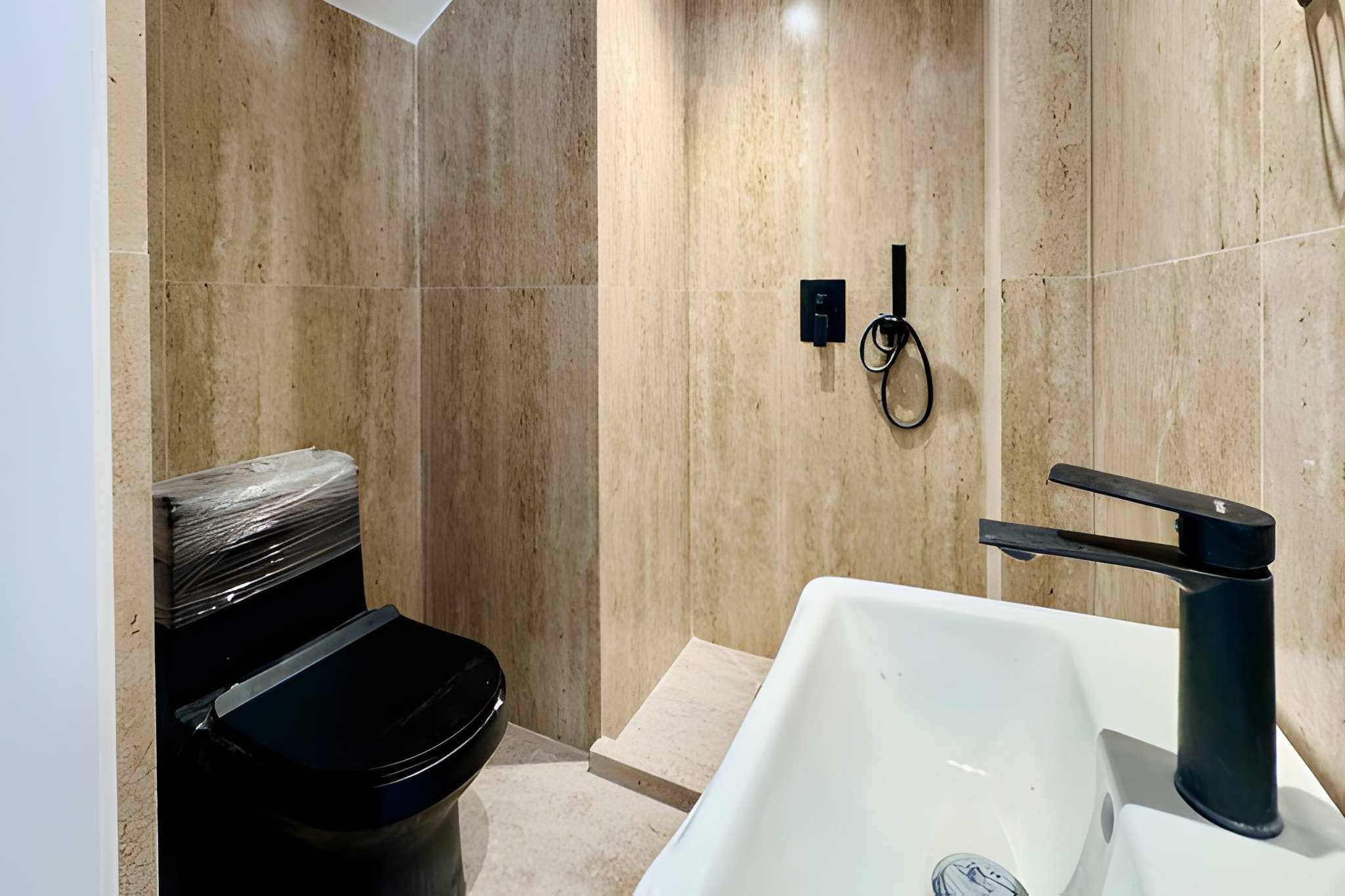 3 Bedrooms Townhouse in Springs 3