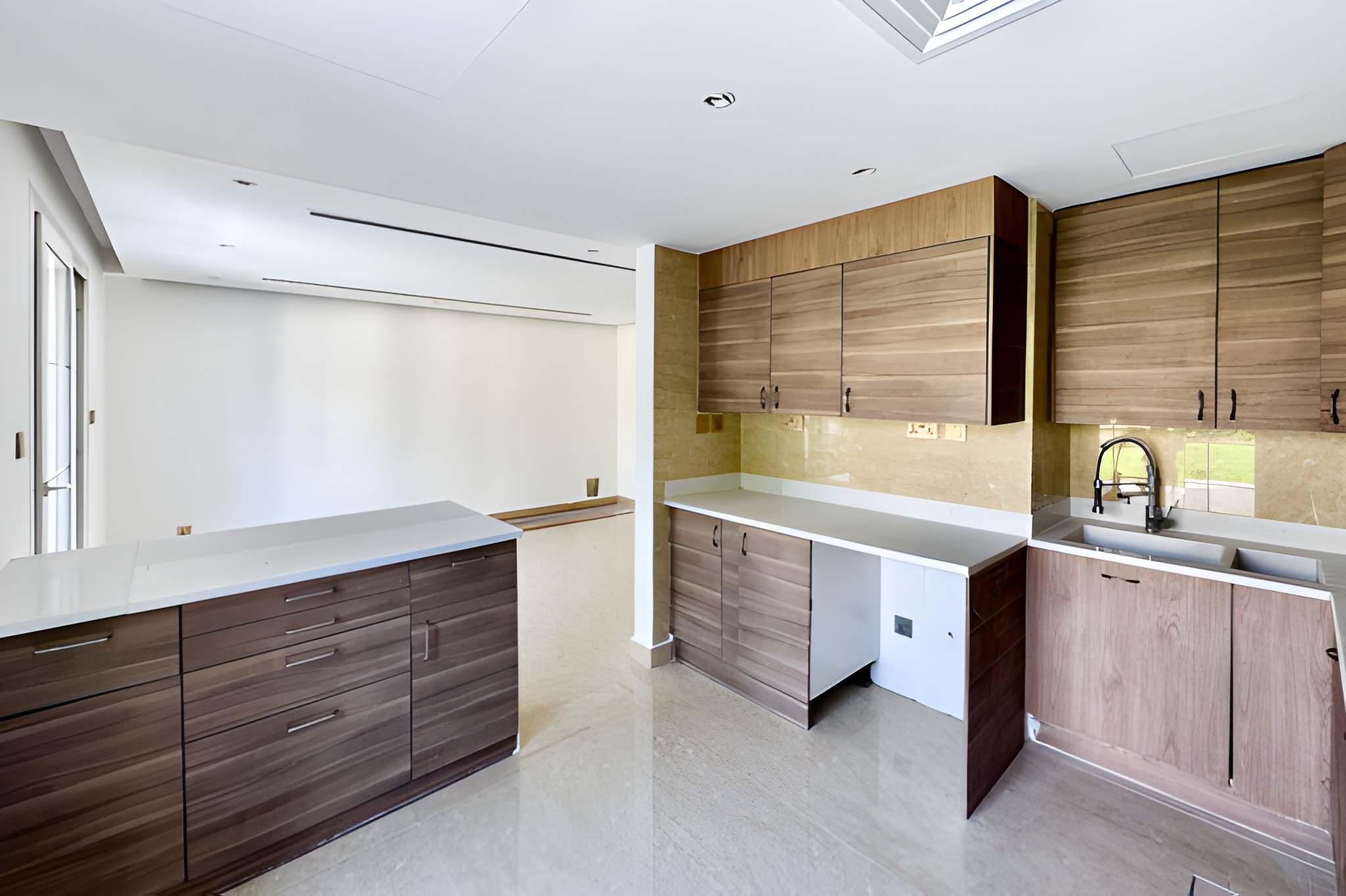 3 Bedrooms Townhouse in Springs 3