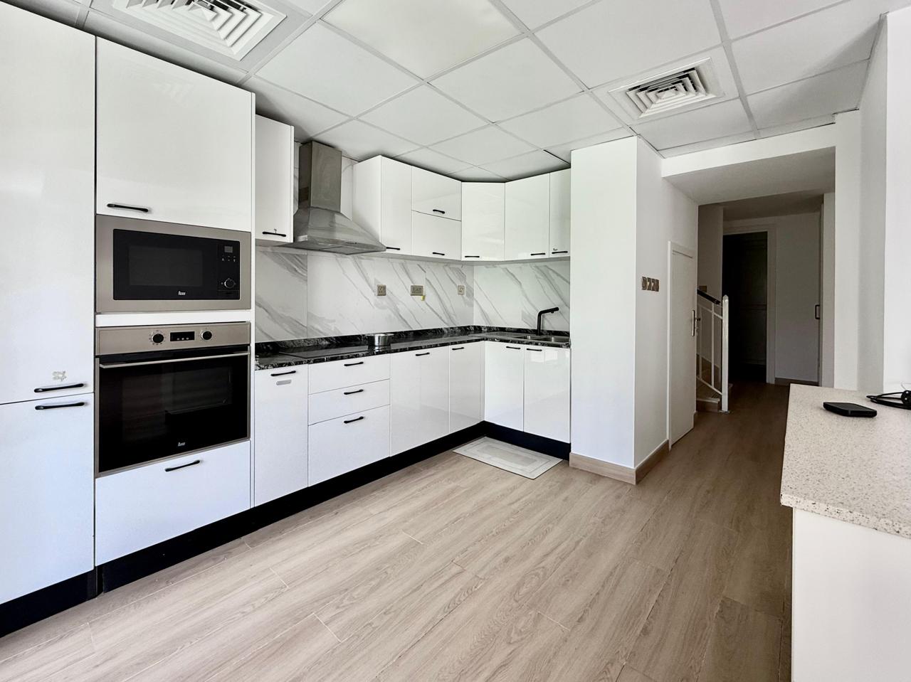 2 Bedrooms Townhouse in Springs 4