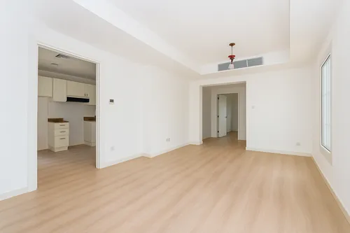 2 Bedrooms Villa in Springs 7