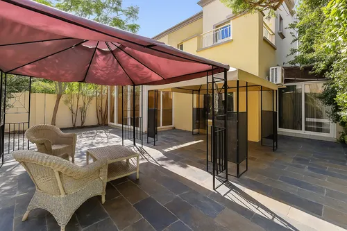 2 Bedrooms Villa in Springs 7