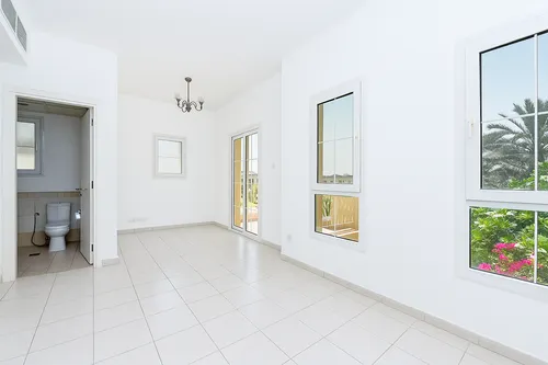 2 Bedrooms Villa in Springs 7