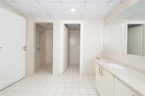 6 Bedrooms Villa in Meadows 1