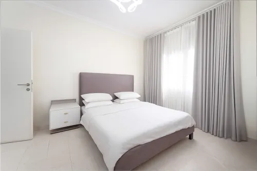 6 Bedrooms Villa in Meadows 1