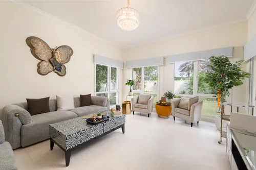 6 Bedrooms Villa in Meadows 1