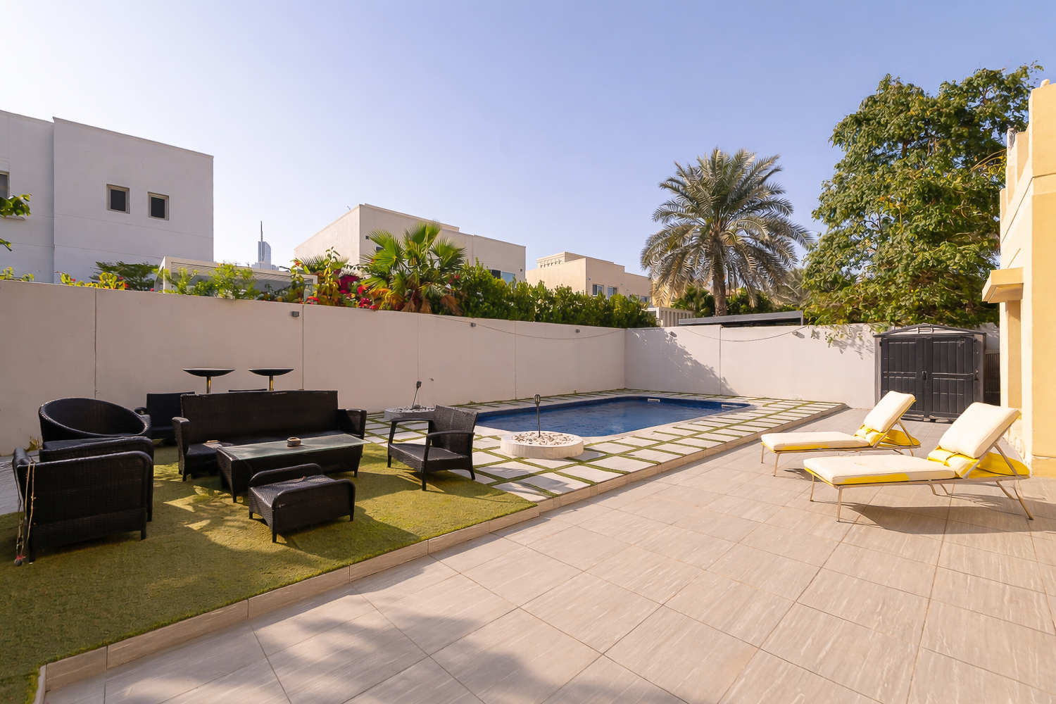 4 Bedrooms Villa in Meadows 4