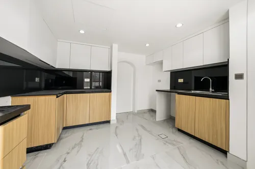 3 Bedrooms Townhouse in Springs 3