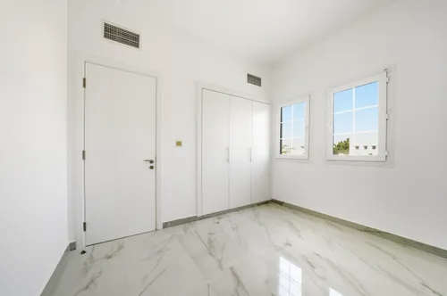 3 Bedrooms Townhouse in Springs 3