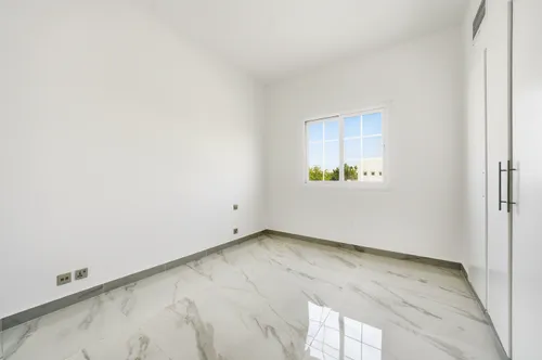 3 Bedrooms Townhouse in Springs 3