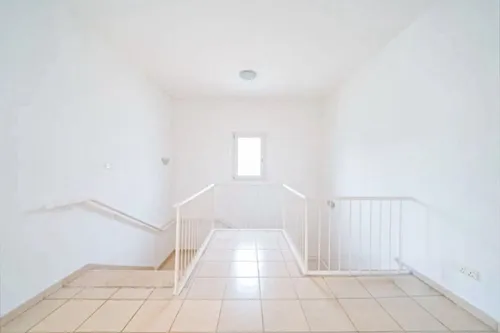 4 Bedrooms Villa in Meadows 9