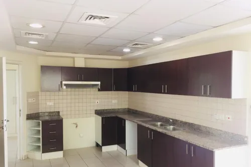 4 Bedrooms Villa in Meadows 9