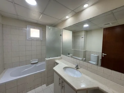 4 Bedrooms Villa in Meadows 9