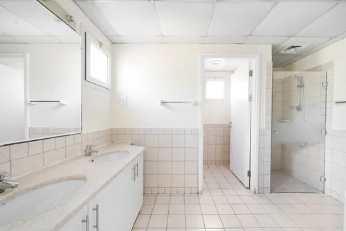 3 Bedrooms Villa in Meadows 9