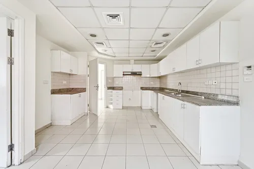 3 Bedrooms Villa in Meadows 9