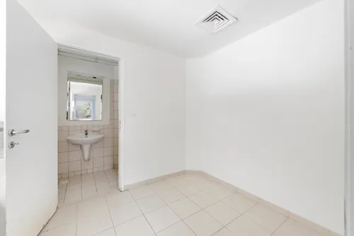 3 Bedrooms Villa in Meadows 9