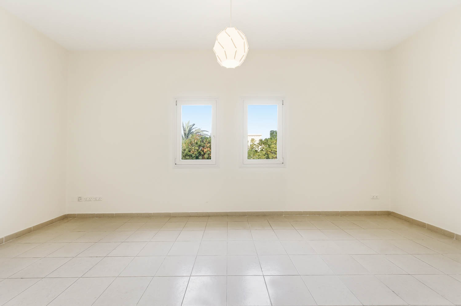 4 Bedrooms Villa in Meadows 9