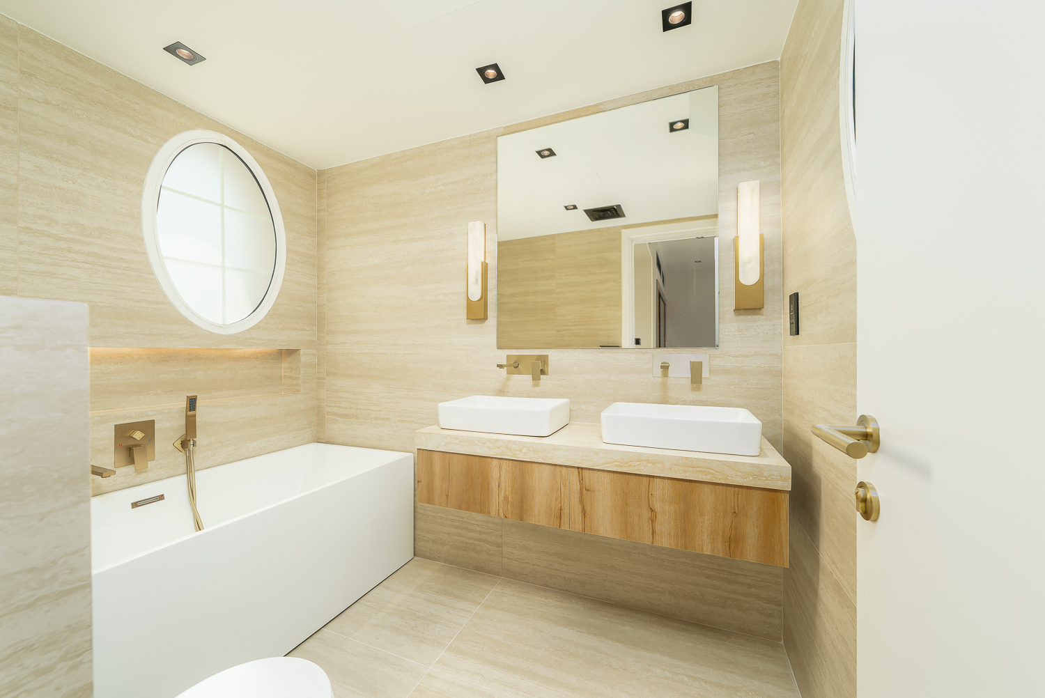 3 Bedrooms Townhouse in Springs 6