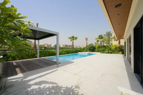 5 Bedrooms Villa in Meadows 7