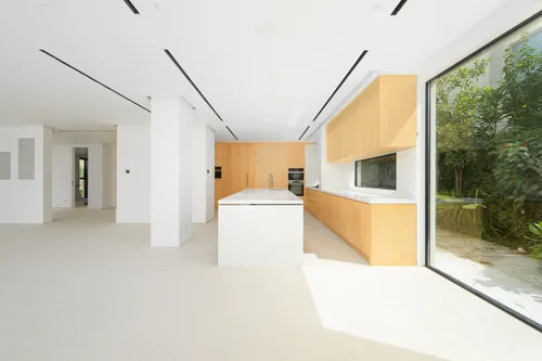 5 Bedrooms Villa in Meadows 7