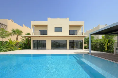 5 Bedrooms Villa in Meadows 7