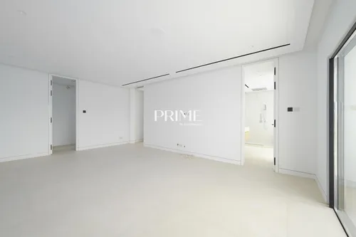 5 Bedrooms Villa in 4 Street, Meadows