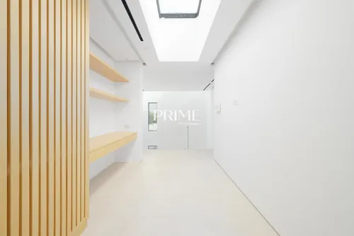 5 Bedrooms Villa in 4 Street, Meadows