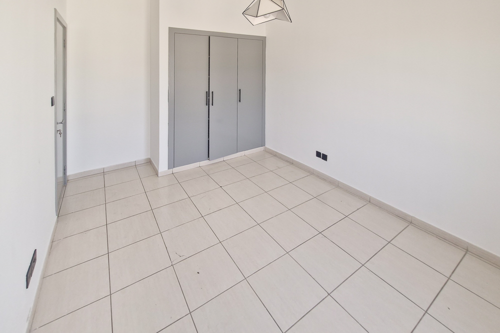 3 Bedrooms Townhouse in Springs 4