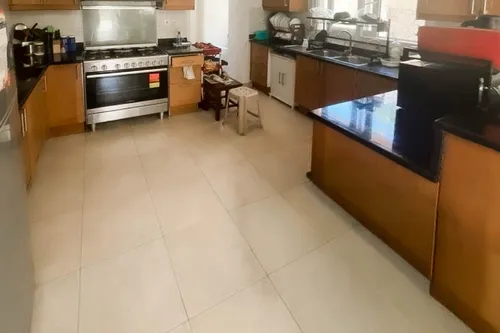 5 Bedrooms Villa in Meadows 9