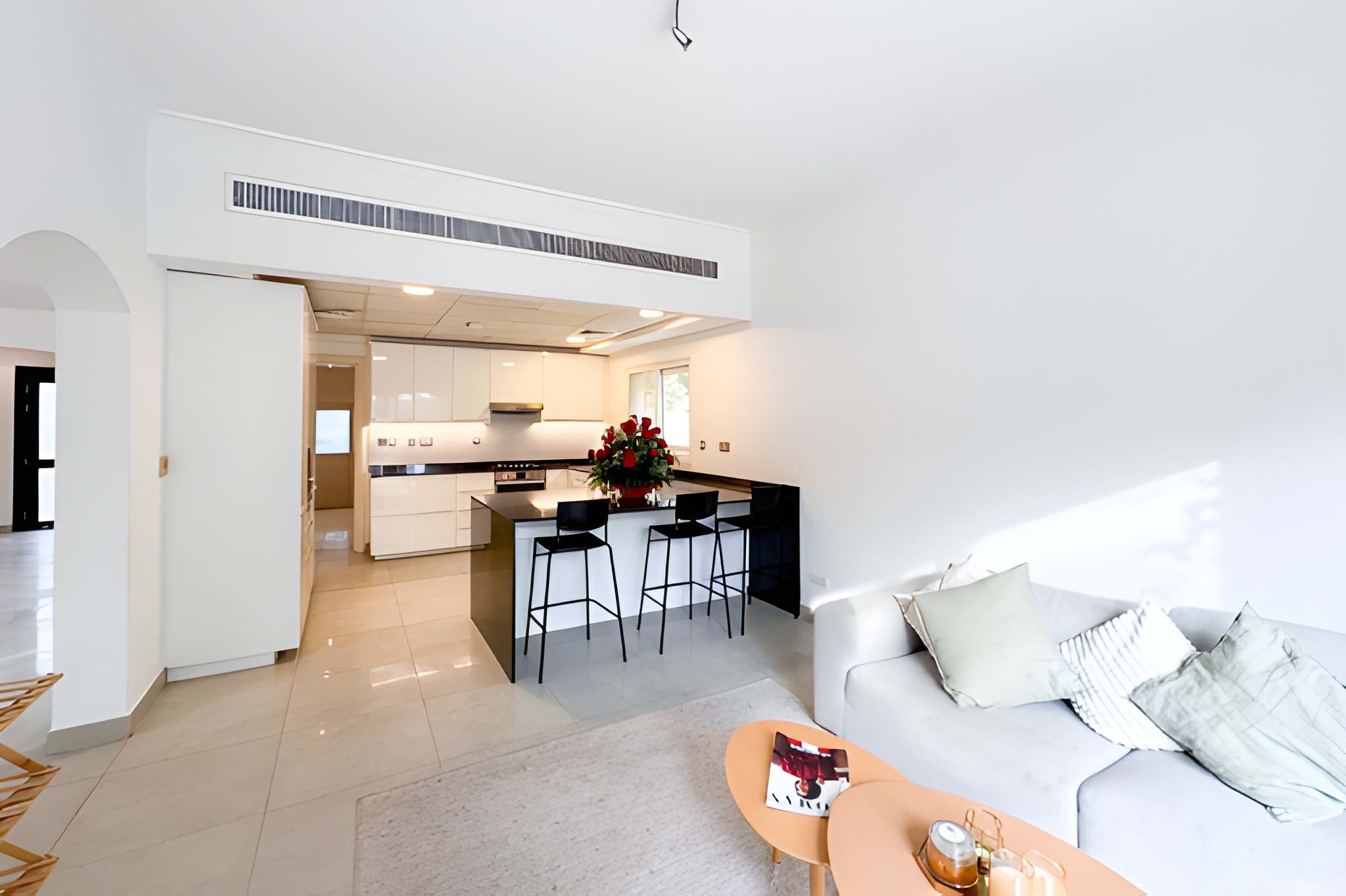 5 Bedrooms Villa in Meadows 5