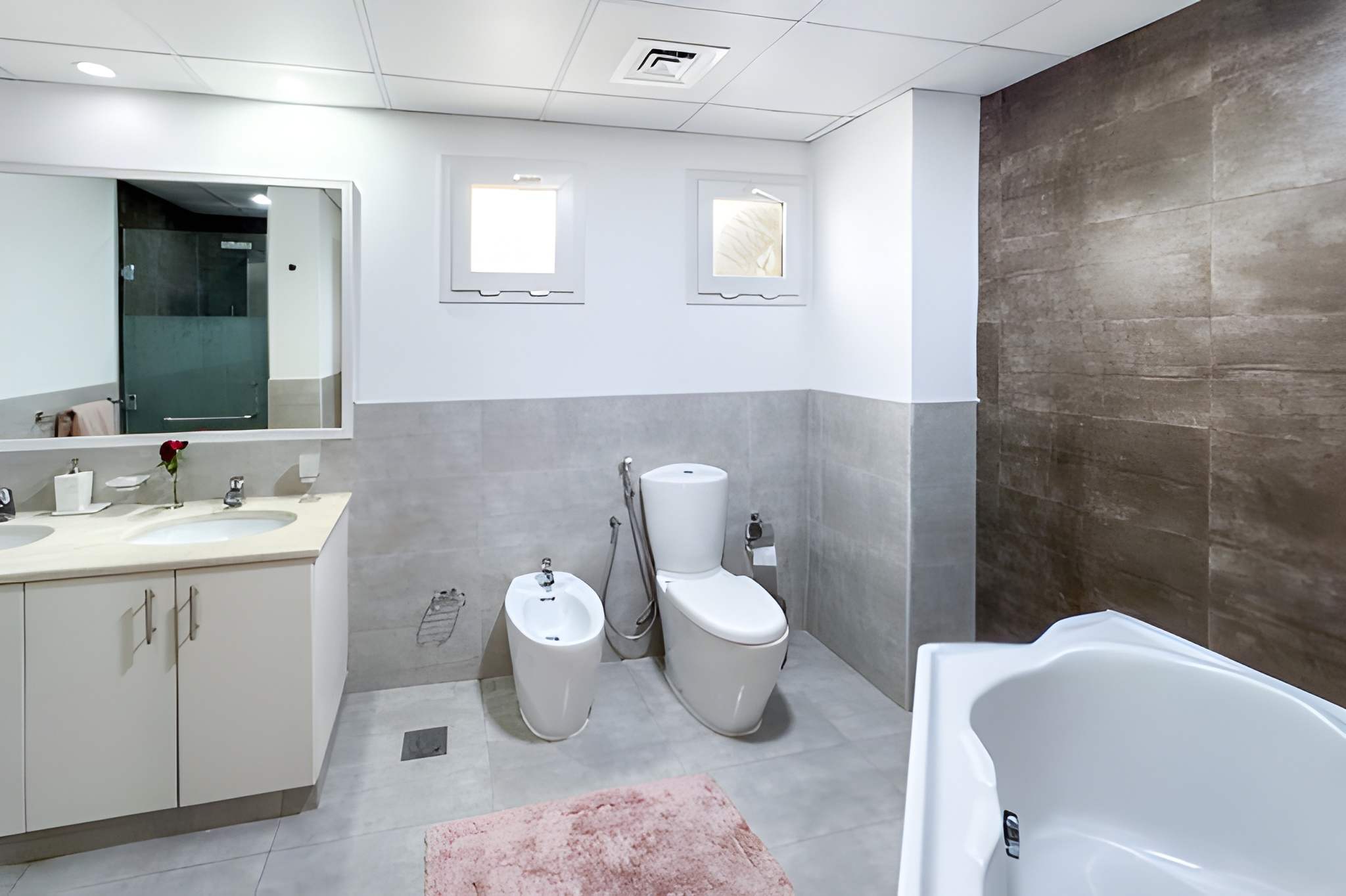 5 Bedrooms Villa in Meadows 5