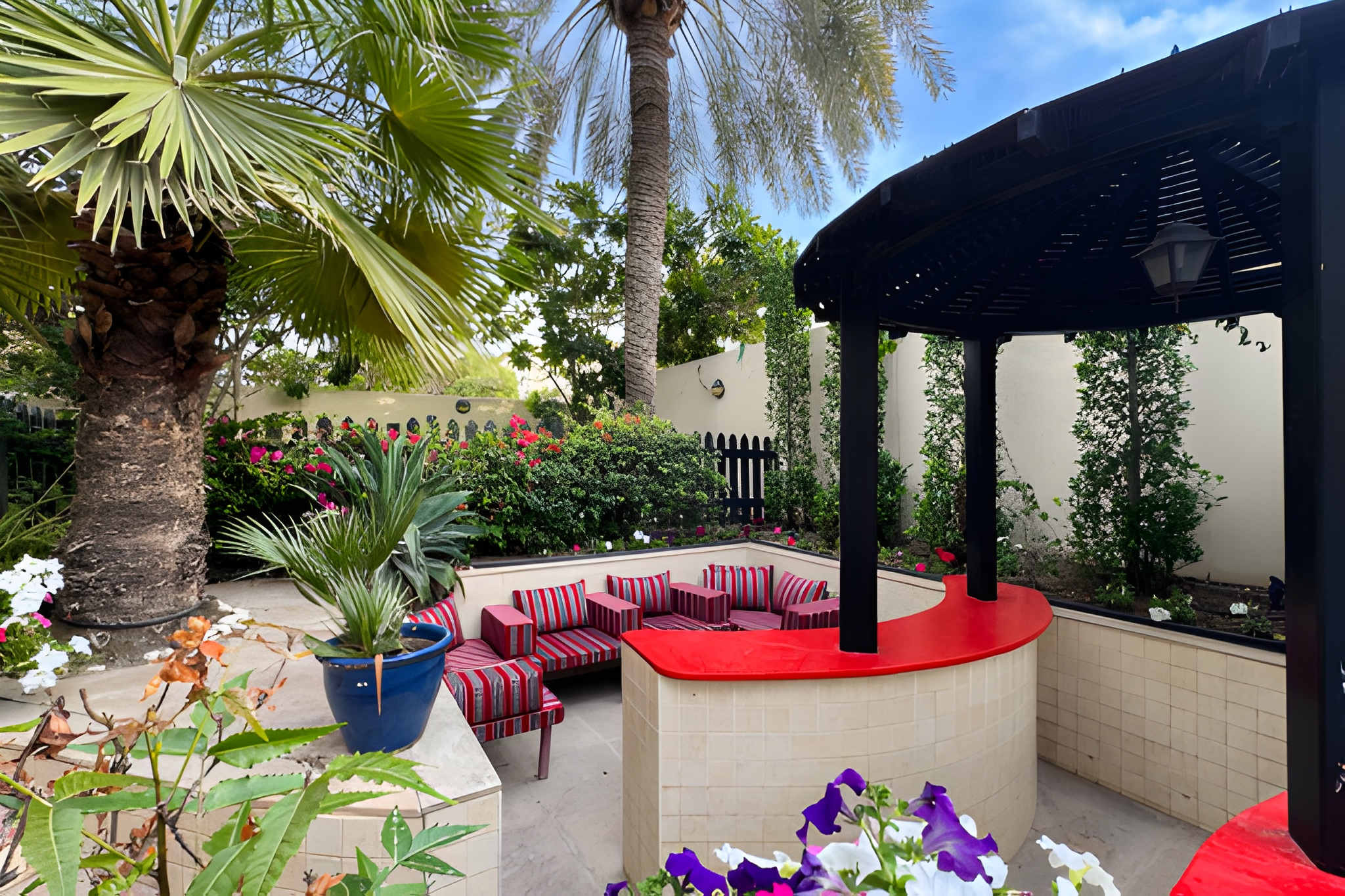 5 Bedrooms Villa in Meadows 5